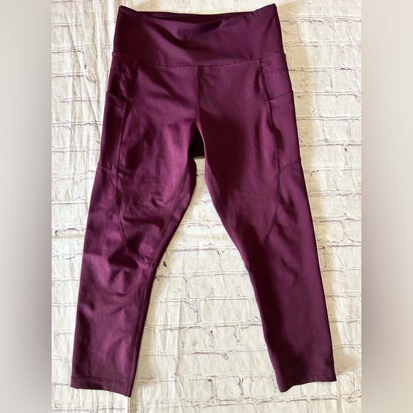 ZYIA Pants - Zyia Active Cropped Light & Tight Leggings Deep Bergundy Size 6 - 8